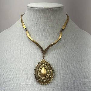 Vintage golden sun teardrop flower costume jewelry necklace